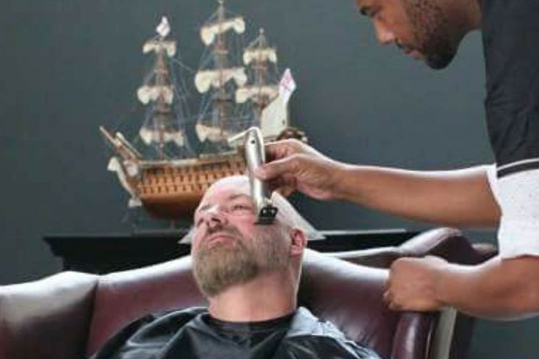 Uberbarbershop's tweet image. Some of the best reasons to choose our company include our #QuickandResponsive, #ProfessionalandReliable, #ReasonablyPriced and more. What&apos;s something you work to be the best at? #mobilebarber #barber #Dallas75207