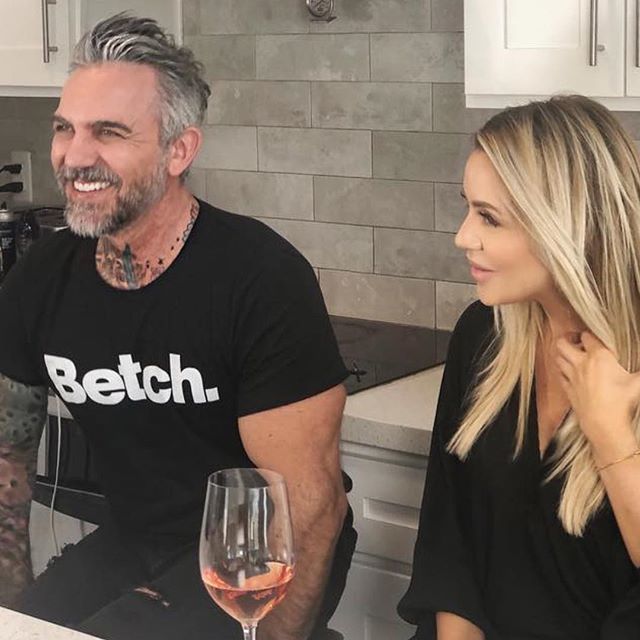 swishembassycom's tweet photo. #Repost @brandonliberati
・・・
Can’t wait to share new project with the gorge #youtubestar, @redken ambassador, #haircolor/#balayage queen @silviaxreis aka #ElleBangs (FOLLOW HER NOW on YouTube & IG) 💋 #filming #hair #redcarpet #glam #tutorial #hairtu… https://t.co/J74dyAyRIw https://t.co/D1ok2FABAb