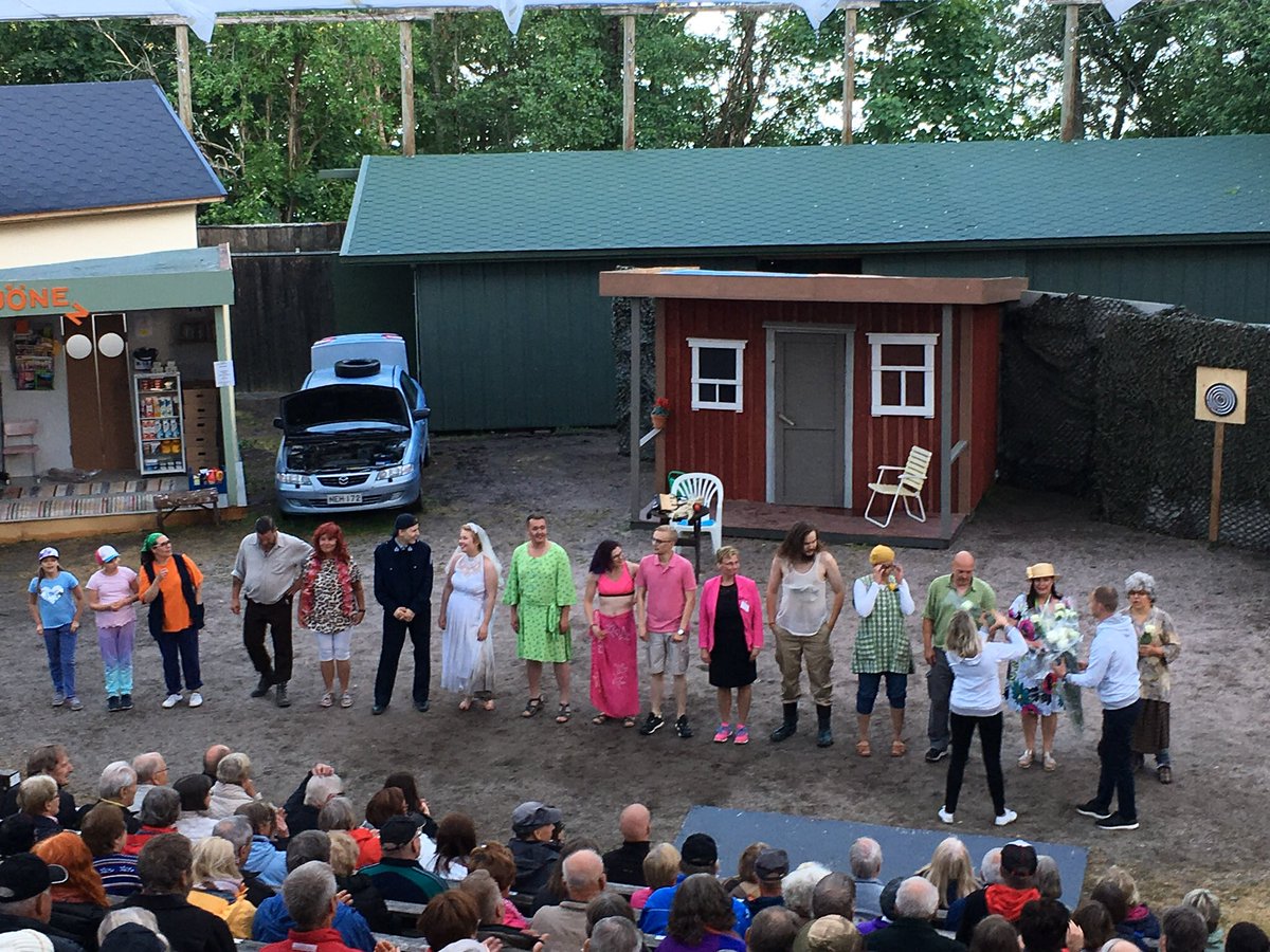 silja_rouva's tweet photo. #vihdinteatteri #OPLänsiUusimaa kiittää omistaja-asiakkaidensa kesäteatteri-illasta! https://t.co/k99LLtfe13