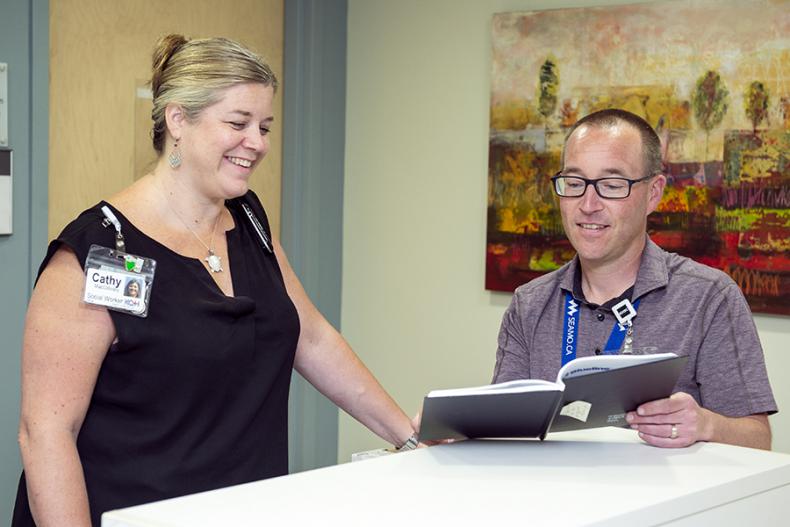 A clinic at KHSC has won an award for its work helping patients adjust to life after the #ICU. Patients return to the hospital 3 &amp; 12 months after their discharge to do memory tests, visit their old room &amp; meet the people who cared for them. Read More: kgh.on.ca/kghconnect/new…