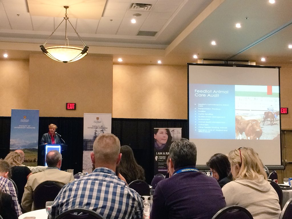 Joyce Van Donkersgoed does a very candid presentation on the amazing PAACO Feedlot Animal Care Audit Tools. I’ve heard a lot about this program from @CattleFeedersAB, but am really impressed to hear all the details of how it came about and all the groups supporting! #TheSummit18