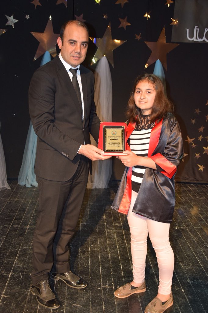 #farklıyızogretmeniz mezun olan öğrencilerimize mezuniyet töreni düzenledik.Yolları açık olsun