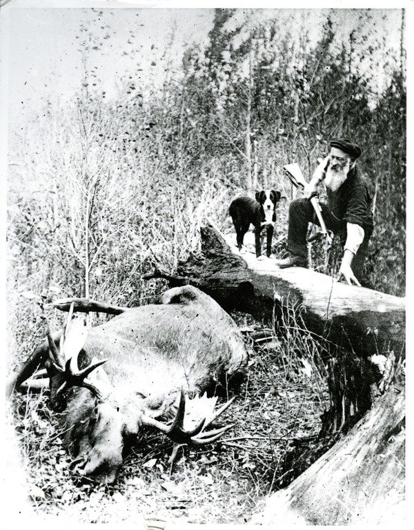 saskhistory's tweet photo. Yes, our image viewer is currently broken. And yes, this is still an great pic without some fancy zooming feature: https://t.co/JUxNwWVsP0   From Prairie River Museum, early 1900s.  #hunting #Saskatchewan #beards https://t.co/b9wzhZs6eW