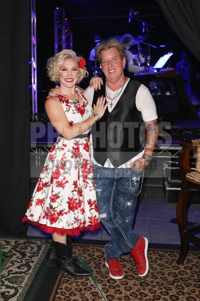 YMTheBevHillsPR's tweet photo. Media Coverage- PRPhotos: YM Client The Swansons-- LIVE in Concert at The Rose in Pasadena on Friday June 15th, 2018.  
See more photos of the event on: https://t.co/dG6gn9vjLF 
#Husbandandwifeduet #Countrythis #theswansons #CountryPop #CountryRock
 @SwansonsAngie @SwansonsJoe https://t.co/Q7vO1rJ4Bv