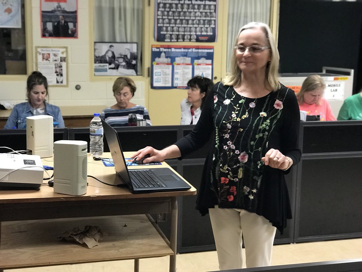 MessimerL's tweet photo. Highlighting our work w/Project Based Learning(PBL)at Niswonger School Success Symposium #ELAsciencemath @IndianTrail_JCS @aimee_etsu https://t.co/dhqqATgGXO
