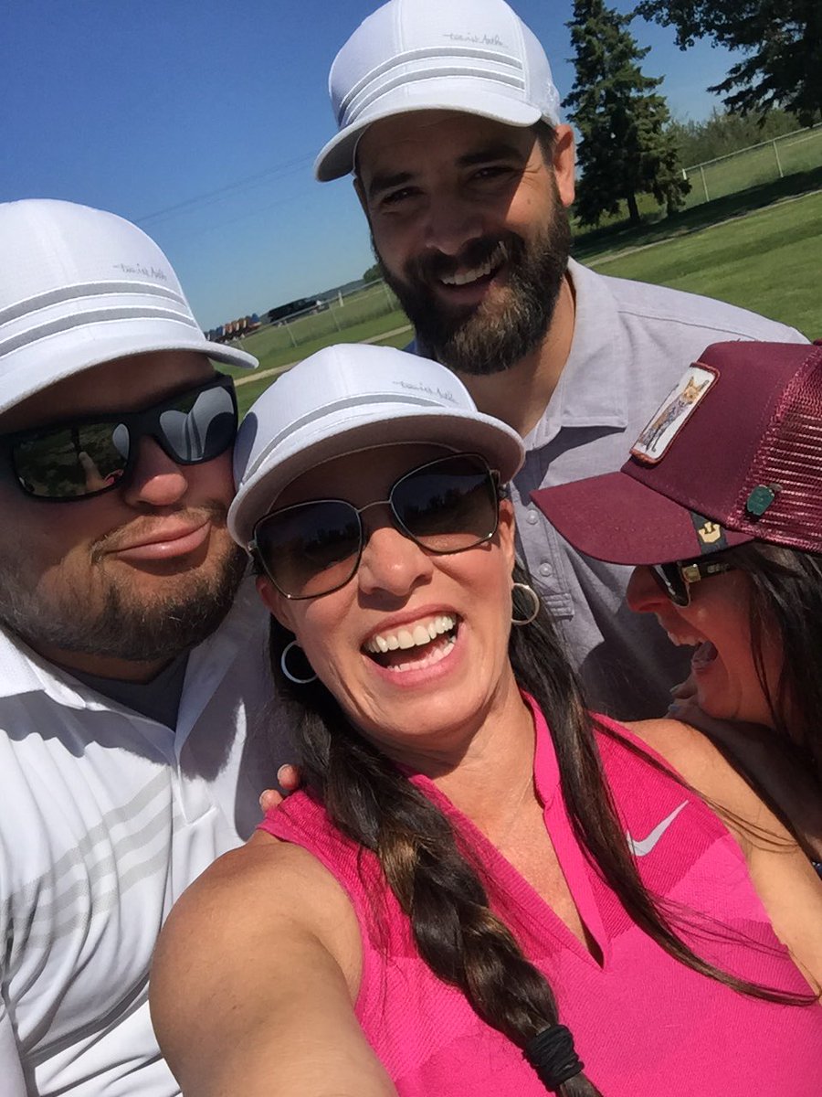 RNedelec's tweet photo. Love hanging with these folks.  Wish we had more fun. 😝 ⁦@CrystalGlassLTD⁩ #crystalkidsgolf https://t.co/4Yu67LkvZn
