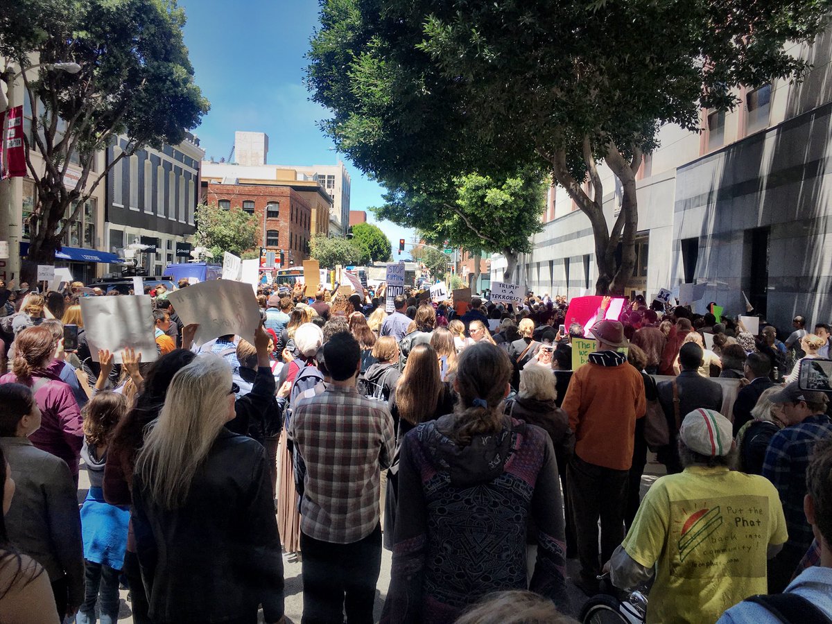 Hundreds chanting “stop taking children!” at <a href="/ICEgov/">U.S. Immigration and Customs Enforcement</a> in #sf. #KeepFamiliesTogether