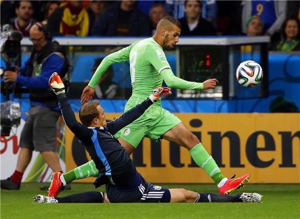 7__Zu's tweet photo. كل منتخب عربي لازم يشوف مباراة الجزائر والمانيا في مونديال 2014

نعم خسروا 2-1لكنهم خسروا بشرف

قدموا مباراه عظيمه وروح قتاليه واداء جميل

اجبروا المانيا على التعادل بالوقت الاصلي ولعب الاضافي

المانيا نفسها الي هزمت البرازيل 7-1وبارضها

تعلموا من محاربي الصحراء ❤️#مصر_روسيا https://t.co/UXGjC01lIp