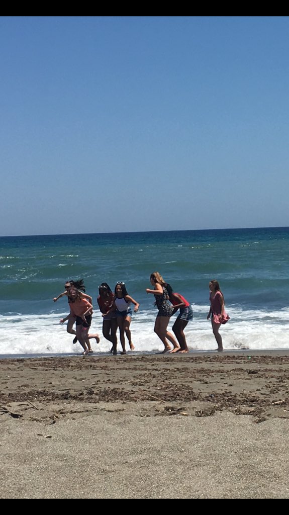 Holyrood_PE's tweet image. Afternoon at the Beach🏖☀️#Sotogrande #beachtime #punchball #inspiresport