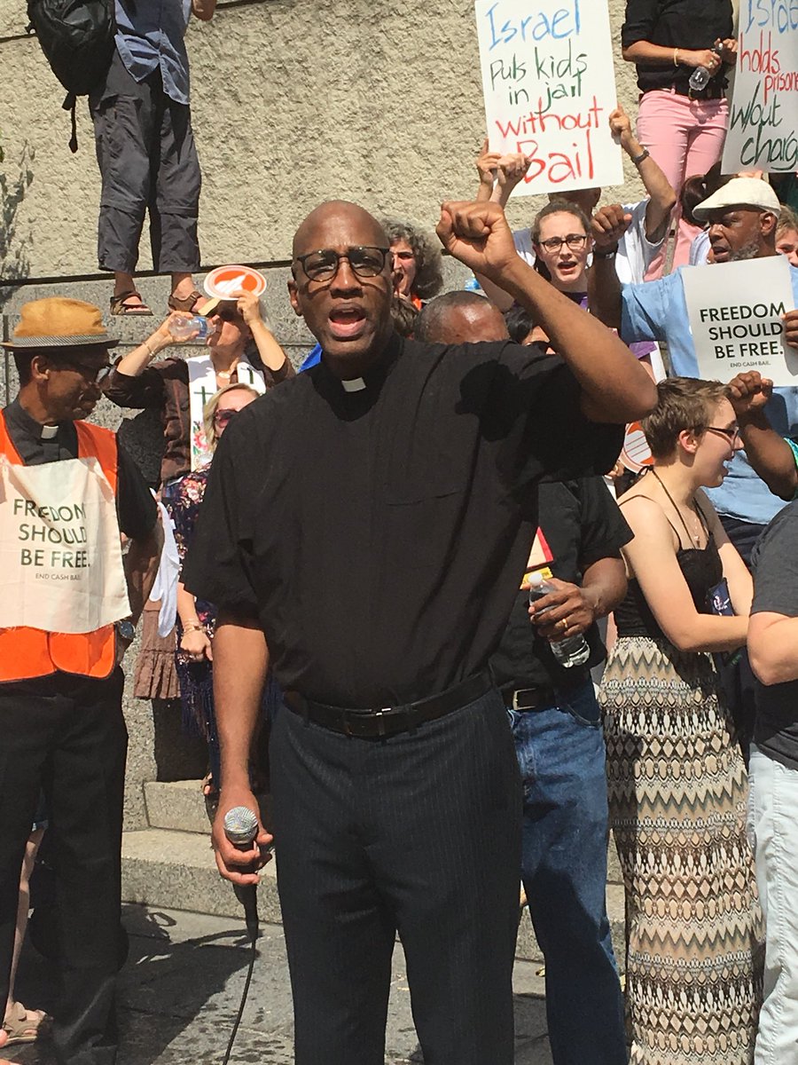 presbyGA's tweet photo. #PCUSA Stated Clerk at the Hands and Feet Community Action event, #endcashbail March. #GA223 https://t.co/TXFNyzjdrY