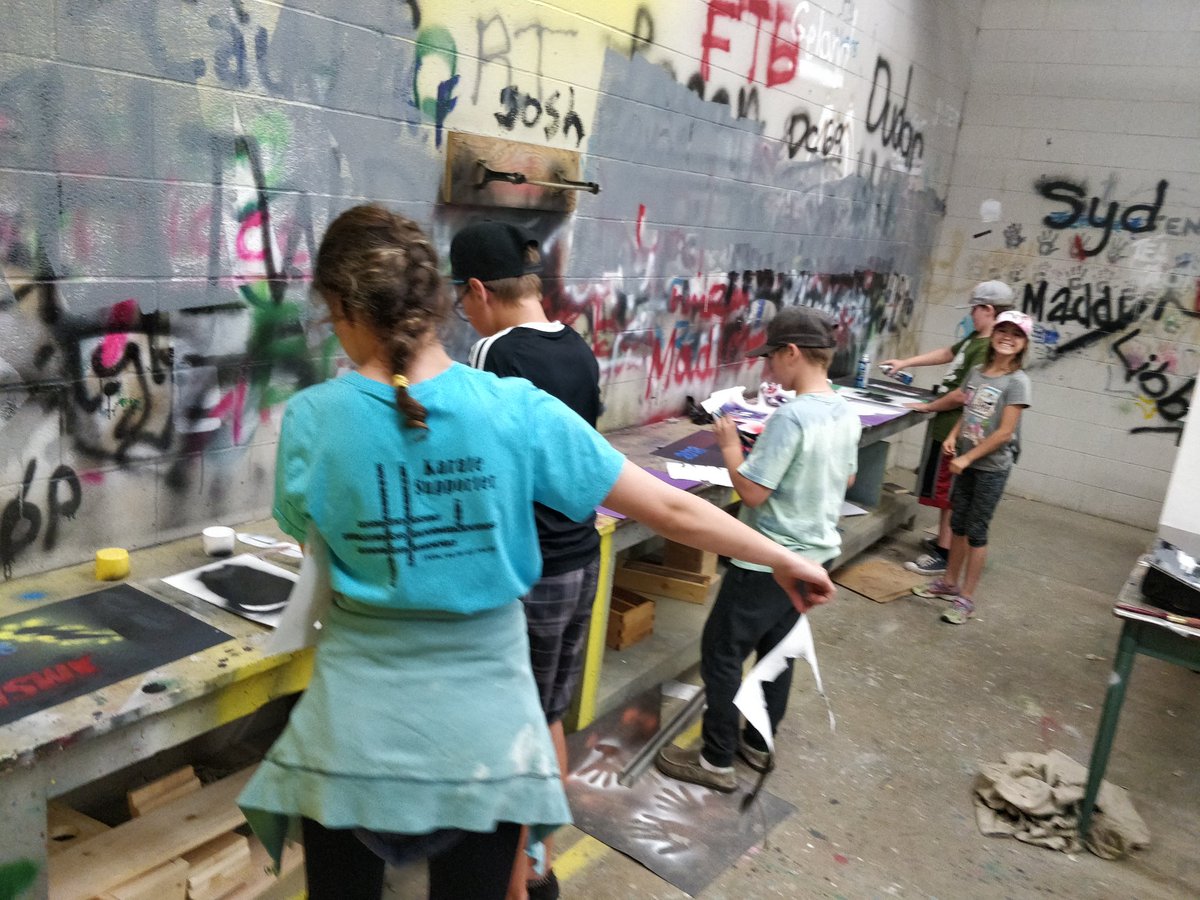 senseijonscott's tweet photo. Had a great Make Club windup yesterday! We got spray paint creative at MUCC. #brunswickpride #art #windup #readyforgradeseven  @CometNews https://t.co/2iBNmGjR6A