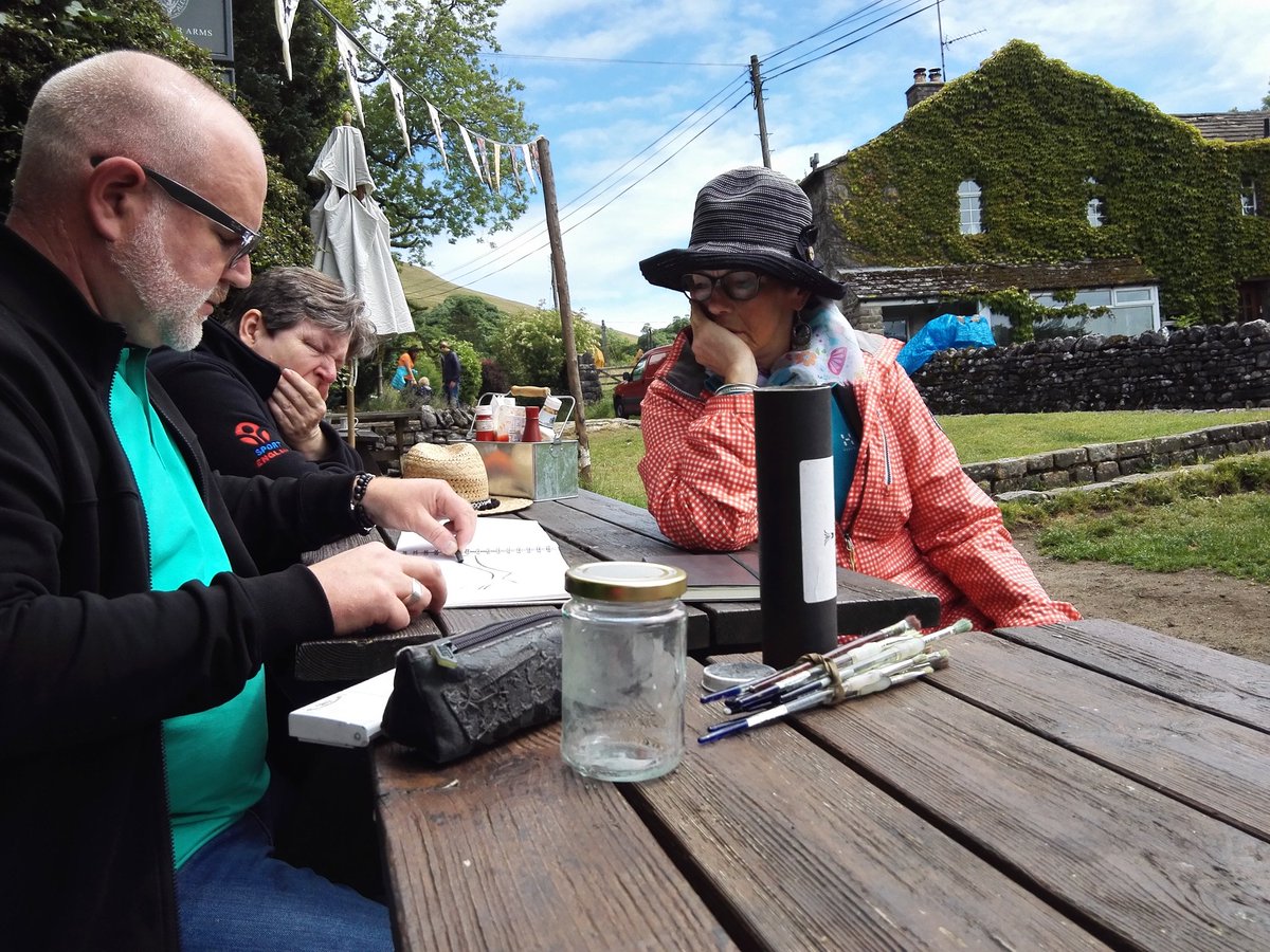 sketchtrips's tweet image. Fun fun fun sketching in the sun
#painting
#artholiday
#residentialcourse