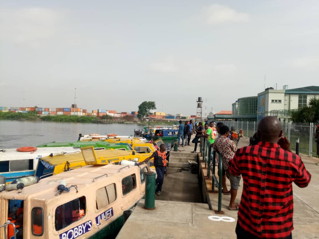 TalktoLaswa's tweet photo. Peak period activities going on at the Ipakodo terminal earlier today. #talktolaswa #laswa #waterways #ipakodo #ikorodu #lagoon https://t.co/tC061jrV8b