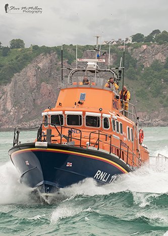 TrawlerImages's tweet image. Torbay Lifeboat patrolling , during the 2018 Brixham trawler race

#RNLI #lifeboat #rescue #searescue