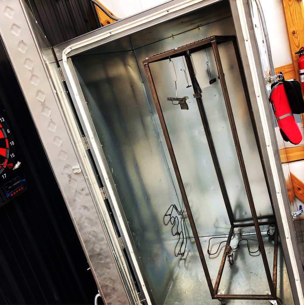 “It’s getting HOT in here” 🔥🔥🔥newest project in the #oven getting baked! #hothothot #baked #turntheheatup