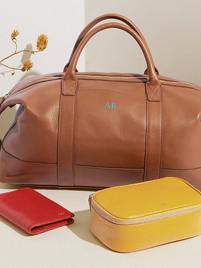 Leatherology's tweet photo. It's summer adventure season. From foreign getaway to family vacay, these travel accessories make life on the go that much easier: https://t.co/E6vemjbDkC https://t.co/LKSu8OxOxS