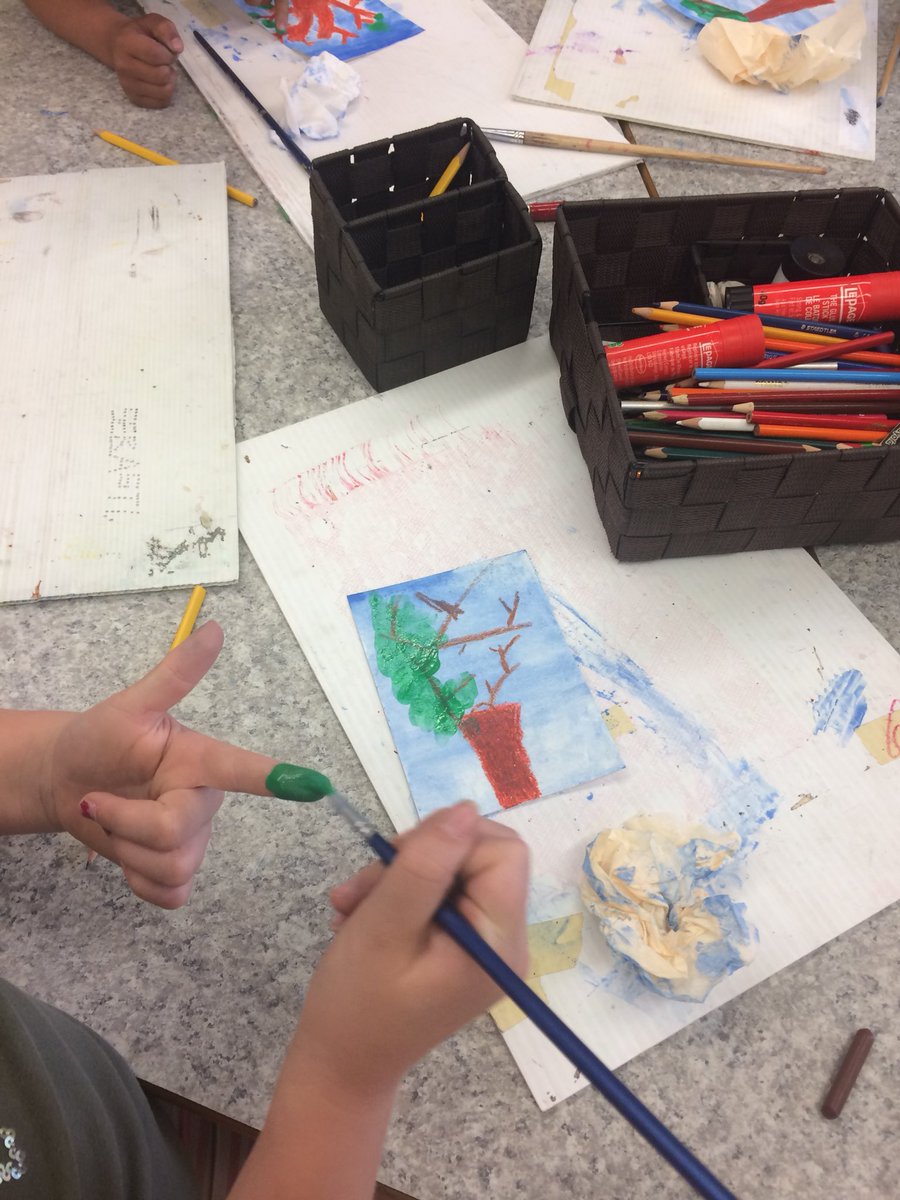 MPSgr1Harrison's tweet photo. Creating our last puece of art showing our tree in summer. https://t.co/xBRvRU8aPH