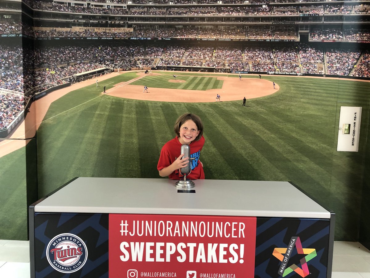 Now batting for the Minnesota Twins... <a href="/mallofamerica/">Mall of America</a> #juniorannouncer