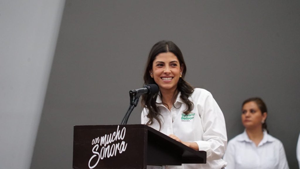 sylbeltrones's tweet photo. Me siento orgullosa de formar parte de un partido que trabaja siempre a favor de las mujeres, aún nos falta por hacer pero estoy segura que con su voto, desde el senado seguiremos avanzando. https://t.co/nG2oQ0JCbO