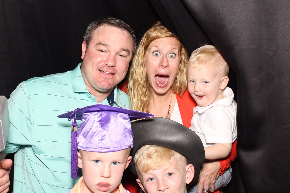 TLEdoylestown's tweet photo. A special thank you to Camera Shy? Not Me! for making our Kindergarten Graduation so much fun! #TLEdoylestown #Classof2018 #Graduation #LearnPlayGrow #WhatsYourWhy @TheLearningExp @BucksChamber @camerashynotme @JennyFromDtown https://t.co/qnx27ptOGl