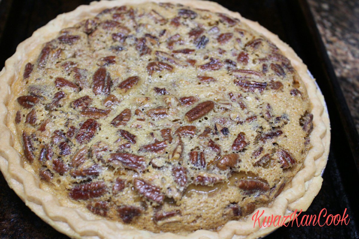 ChefKwaz's tweet photo. @ShannonSharpe Oh yea...Yo Boy Bakes 2....Fresh out.... KwazKanCook Famous Sweet Potato Pecan Pie......Holla at me..👊💯🔥🔥👌👌👀👀👀 https://t.co/bCzHaqlHbr