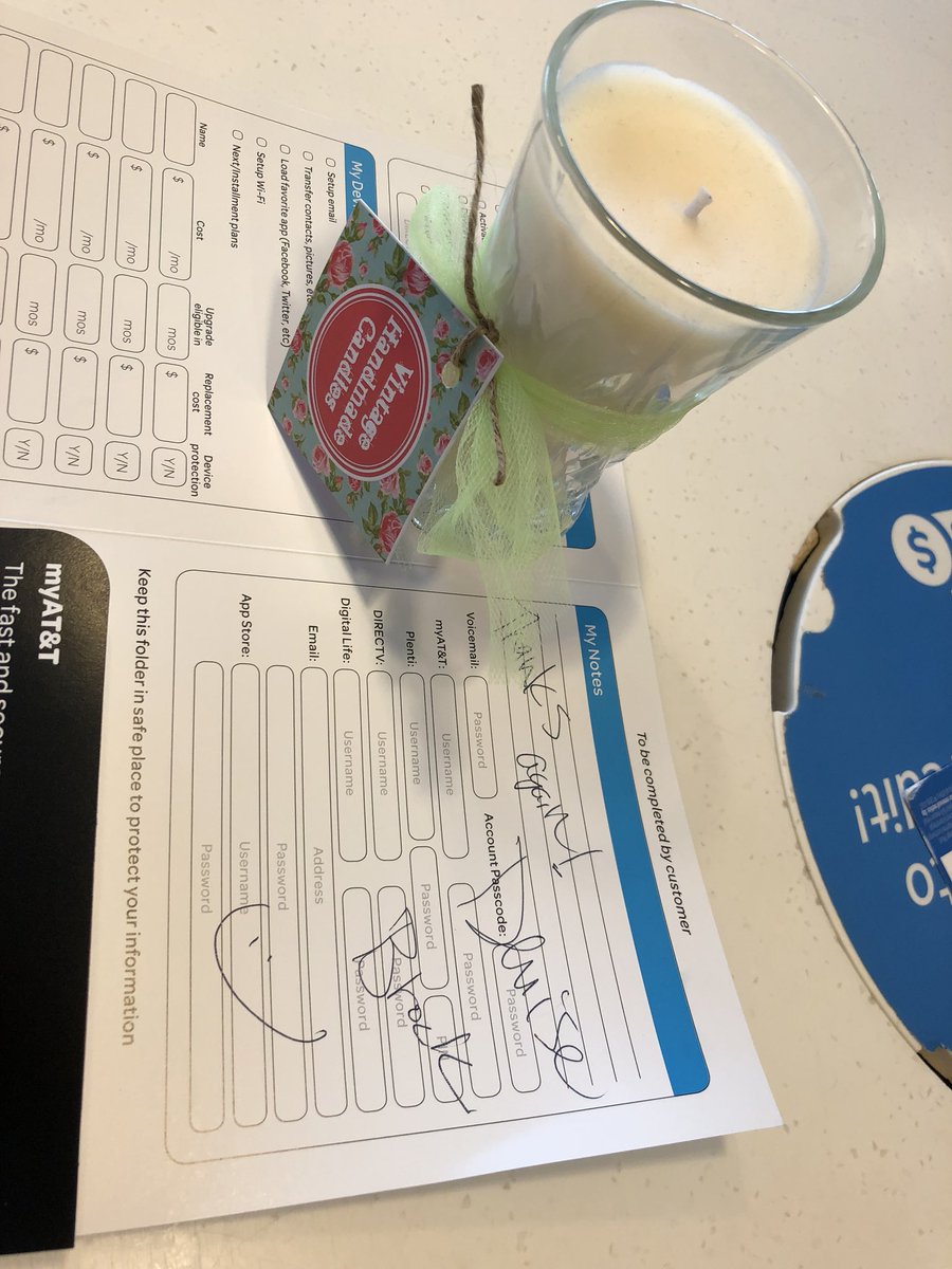 Belton_Commons's tweet image. Customer brought Faimah a homemade candle for her excellent customer service! @JCollier33 @jc1087 @jennwade_ #MidStateProud