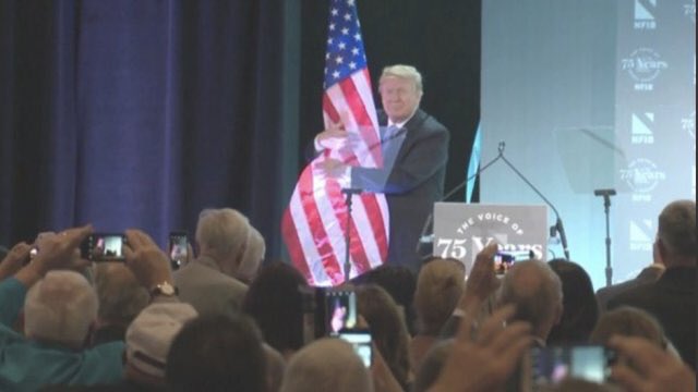 samlymatters's tweet photo. America is definitely a woman because that flag looks very polite but uncomfortable https://t.co/bZy3Jf1rnx