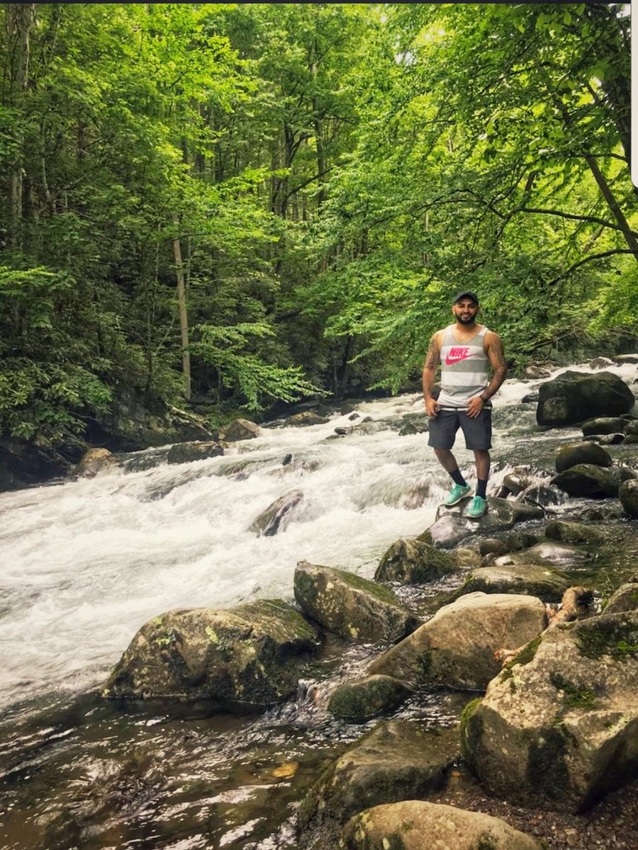 Axel_smith's tweet photo. I only log in to tweet photos.
.
.
.
#views #smokymountains #trending #latepost #mountains #love #food #vacation #baecation #qualitytime #axelsmith #likeforlike #follow #goodvibes  #forest #tennessee #river #nike  #tattoo #beard #fitness #tattoos #fit #tattooedmen #beardedmen https://t.co/JpJ6YvfqTI