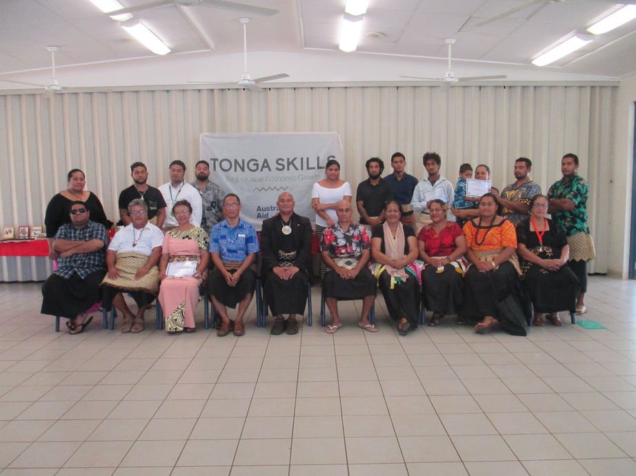 pingifasi's tweet photo. #ArtandCraft reaches international level in Vava'u with #UiliLousiStudio in partnership with #TongaSkills.  Top #artisans enriched their products to high end global quality https://t.co/MGv4VMvlvf