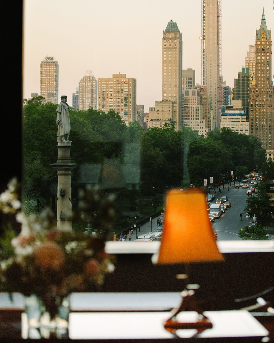 PerSeNY's tweet photo. The beginning of a beautiful evening in New York City. #columbuscircle #nyc https://t.co/EaEv7fryme