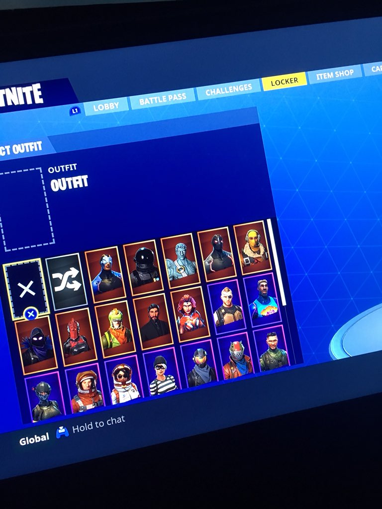 BizMvp's tweet photo. Selling Red Knight account for £60 cause I don’t play fortnite anymore PayPal only dm me if interested @sportsgamingq @skinhub @freepaypalcash1 @skulltropper @FortniteGame @Ninja @TSM_Myth https://t.co/GbQD3SGTCm