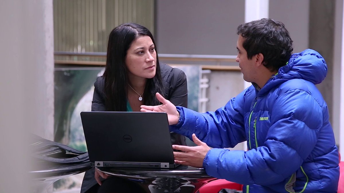 KnowHubChile's tweet photo. Varinka Farren y Mario Carrasco nos presentan #Novacold, el emprendimiento que busca enzimas de microorganismos adaptados al frío de la Antártica para su uso en el proceso productivo de vinos. https://t.co/nZ7BOUZBMJ https://t.co/oQu2H1JMeO