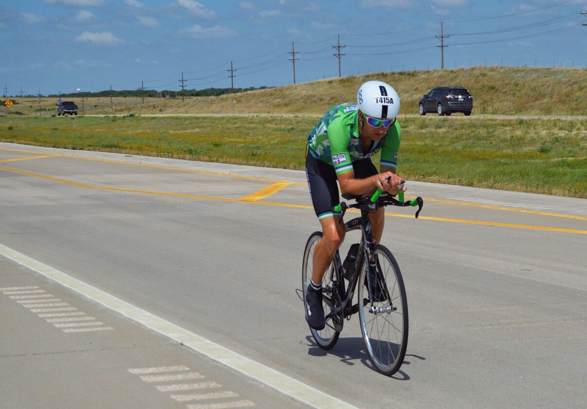 RAAMTeamNF's tweet photo. It’s a seriously hot day for cycling but our riders are flying and pushing like mad In Race Across America @RAAMTeamNF @RAAMRaces @DavidHorrocks #RAAM2018 #raam #RAAMRaces https://t.co/bFIg5TiSrb