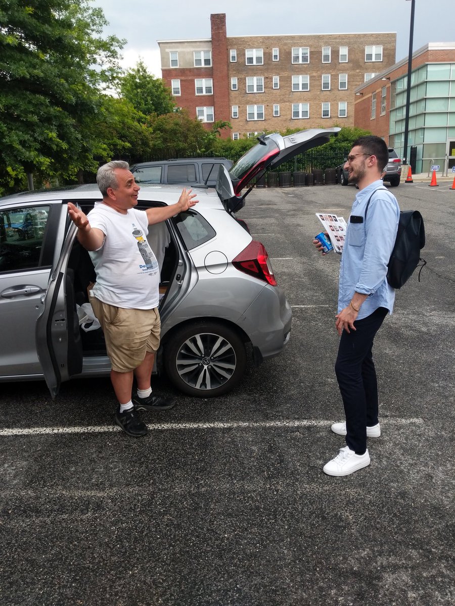 Dems4Action's tweet photo. Campaign Manager extraordinaire @JohnZottoli mentoring volunteer with @Dems4Action #DCision18 https://t.co/mH5oFxMoG9