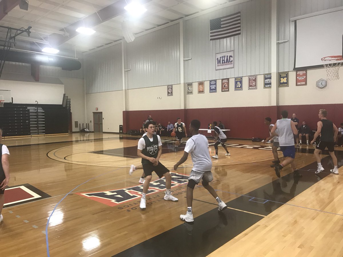 RCUWarriorsMBB's tweet photo. It’s the first night of the RC High School Summer league. #WalledLakeCentral #LakeOrion #OaklandChristian #WaterfordMott #DetroitCatholicCentral #RochesterHS are all here at the #GarthPleasantArena for the first round of games. https://t.co/N77dA6iM2p