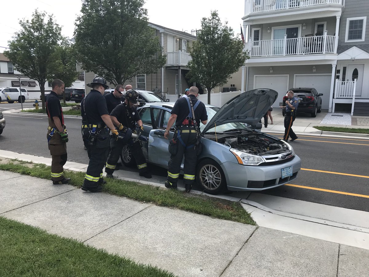 TheShoreHouse38's tweet photo. Squad 3 took up from this door pop before taking in a job in Wildwood Crest. https://t.co/hA8fMISZ9M