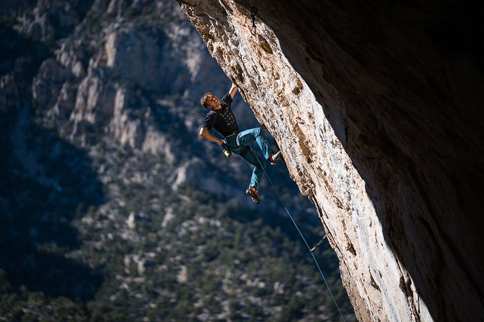 "This isn't about El Cap. This isn't about free soloing, or doing the absolute sickest, most nauseating thing you've ever heard of—this is about crimping." <a href="/jstarinorbit/">Jonathan Siegrist</a> and <a href="/AlexHonnold/">Alex Honnold</a> put in some training time in Comfort Zone, full video out now! Watch: bit.ly/2I1wOmo
