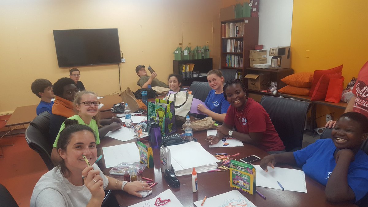 UYMChicago's tweet photo. Great day of volunteering today! Groups from St. Phillip, Mifflin, and Providence Presbyterian Churches visited Working Bikes, Our Lady of Tepeyac, and La Casa Norte. https://t.co/b97EA8tQpv