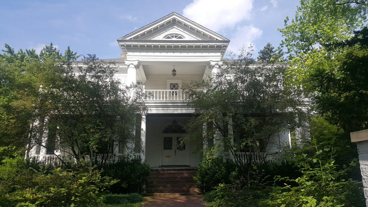 Gagliardo Realty Associates Presents
637 North Euclid Avenue North
OAK PARK, IL
Contact Christopher Garvey
at...