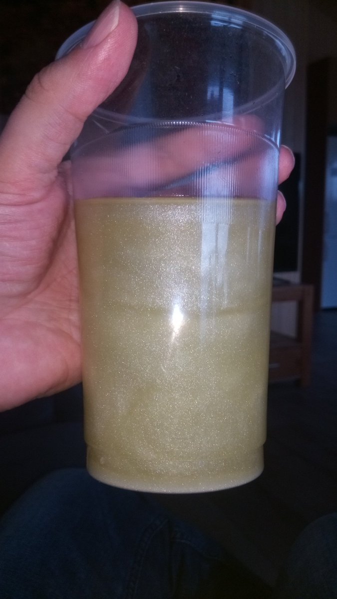 RandalWuff's tweet photo. "Add sparkles to your drink", they said, "it'll be fun.."

Ended up with a somewhat more sparkly Piña Colada than intended :p

#sparkles #icefurcabin2018 https://t.co/YDfRzc8kch