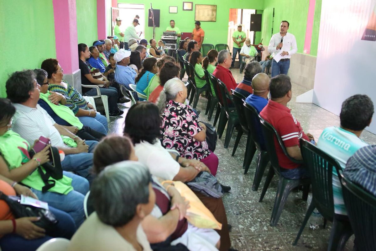 manolojim's tweet photo. Que gusto escuchar a mis amigas y amigos voceadores de Saltillo. ¡Juntos vamos a mejorar nuestro municipio! #SigamosJuntos https://t.co/601m4B6AF2