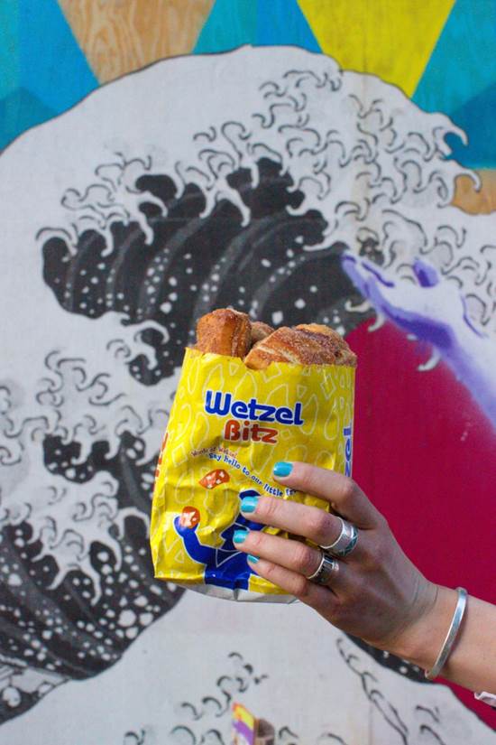 wetzelspretzels's tweet photo. ๐๐ฅจ๐ค
.
.
.
.
#wetzels #wetzelspretzels #foodporn #eeeeeats #buzzfeast #dailyfoodfeed #tryitordiet #foodbeast #hyperfeast #eatfamous #lovefood https://t.co/JzQ3xx2yXn