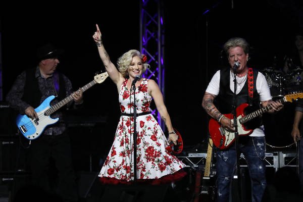 YMAssociates's tweet photo. Client News- WENN covers @theswansonsmusic performing LIVE at The Rose in Pasadena on June 15th, 2018!
See more Photos by WENN: https://t.co/kITK2m8ck5
 #Countrythis #countrypop #countryrock #swansons #husbandandwifeduo
@theswansonsmusic @SwansonsJoe @SwansonsAngie #YMPR https://t.co/YgyY2XudXX
