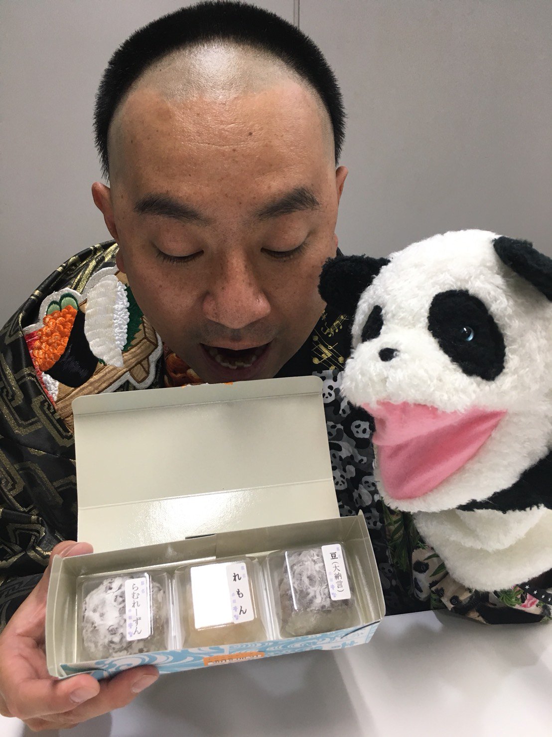 レイザーラモンｒｇ No Twitter このあとすぐtbsラジオ たまむすび に出演します 出番前にスティーブジョブズも愛したというという赤坂 青野 さんの大福をいただきます いただきます Rg