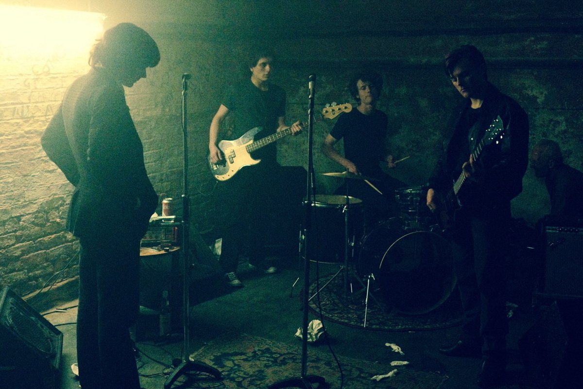 [잉글랜드 이즈 마인] 스틸컷 (3) '위대한 브리티시의 아이콘', 밴드 '더 스미스'의 프론트맨 '모리세이'의 음악적 여정의 시작을 그린 전기 영화....