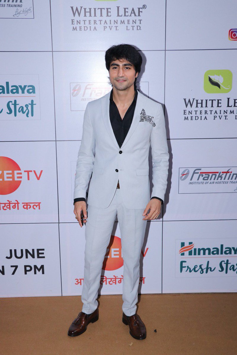 cheesyaffair's tweet photo. Hi there handsome! π
#Bepannaah #HarshadChopda https://t.co/t7xpyQPfG2
