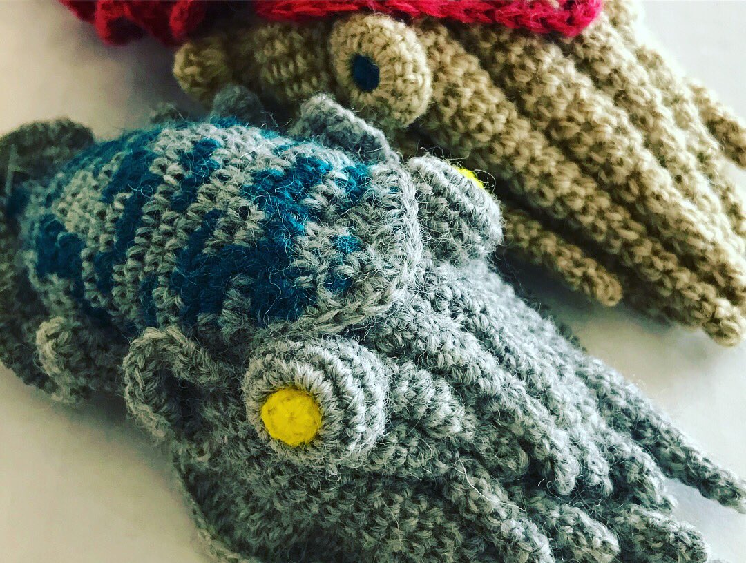 zaoric's tweet photo. 編みコウイカ。#風の谷のナウシカ #王蟲森へお帰り 遊びが出来るね。#cuttlefish #crochet #かぎ針編み #zaoricknitknit #teleforge #色変えってのは手間かかってイーッッてなるんだよ https://t.co/LCgziYmYK0