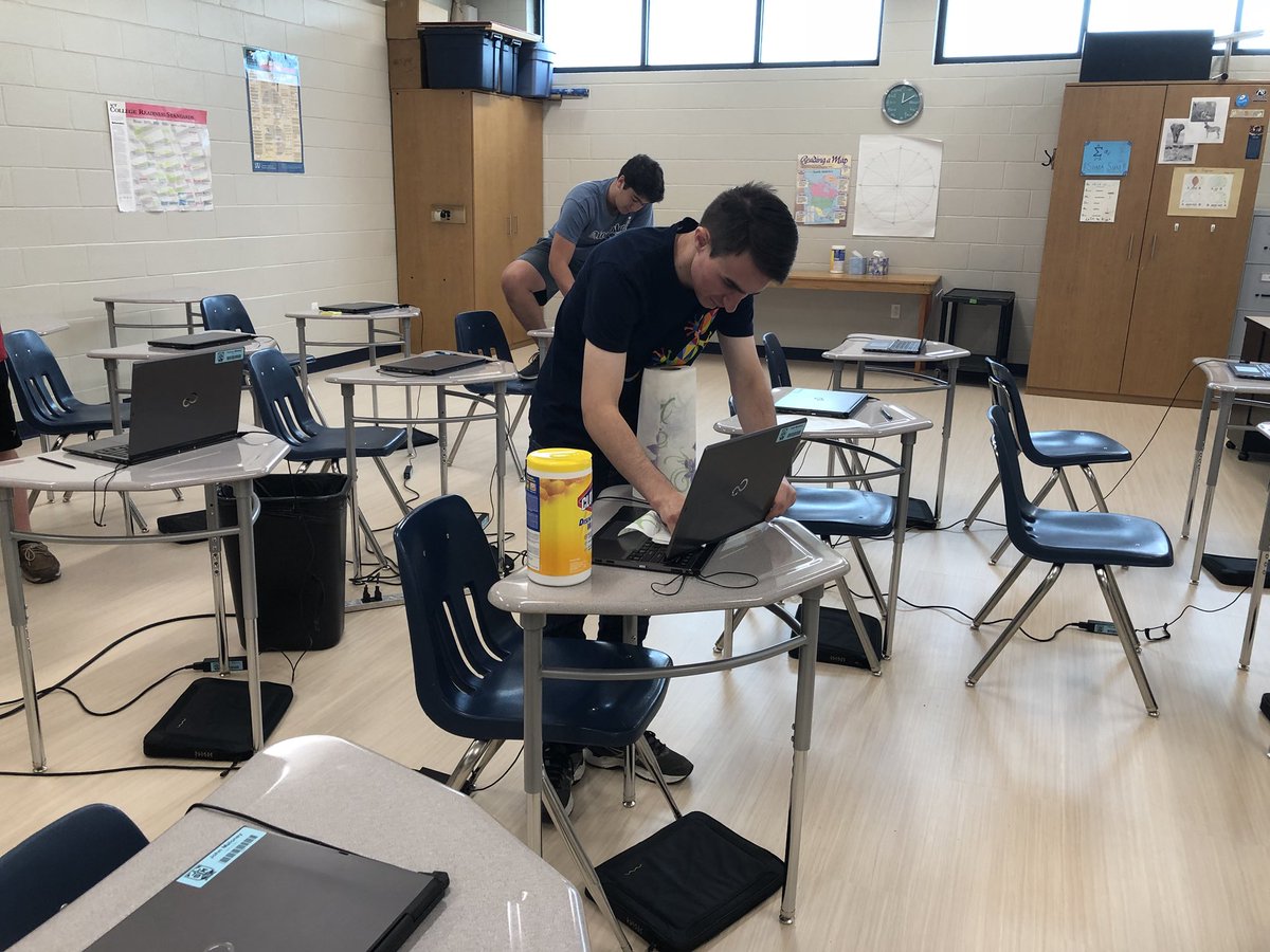 stmhelpdesk's tweet image. It takes a lot to prepare for the 147 freshmen that are coming on our campus tomorrow for #tablettraining but we are finally ready!