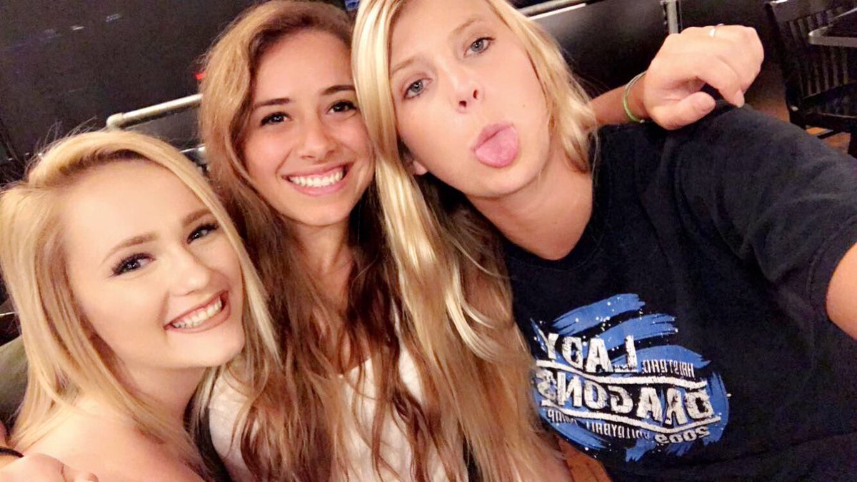 katereif1's tweet image. HAPPY FRICKEN 21ST BDAY YA CHICKEN!!! wish i was there to celebrate w ya and the bank fam :(

LOVE U AND MISS U❤️😘