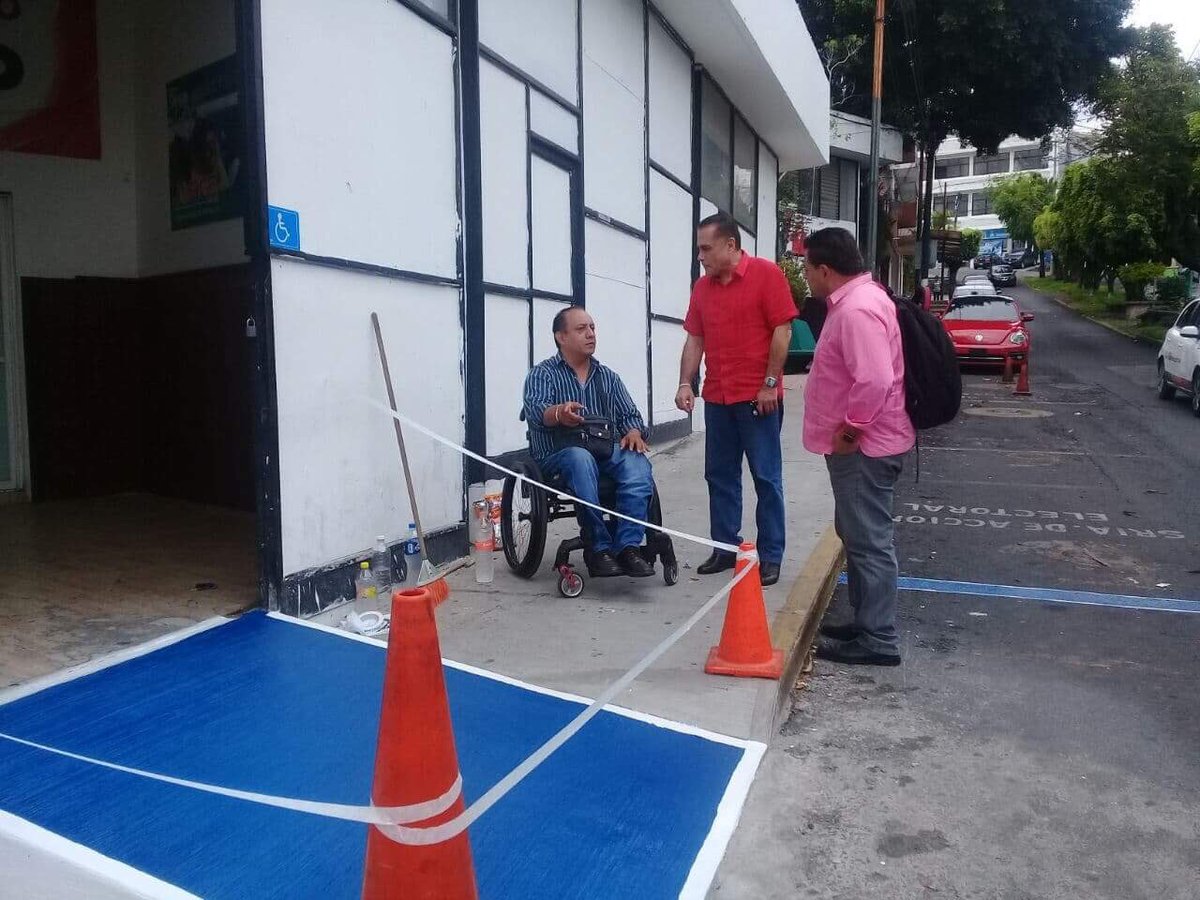 gallardolpzalex's tweet photo. Con apoyo @AntonioLugoPV y @betosanchezor se avanza en acceso a #pcd en @OficialMorelos Una rampa literalmente es la diferencia entre #discriminacion e #inclusión y #PRI #morelos hoy decide dar un paso en respeto a los #DDHH de las Personas con #discapacidad https://t.co/kA2SXEVIh4